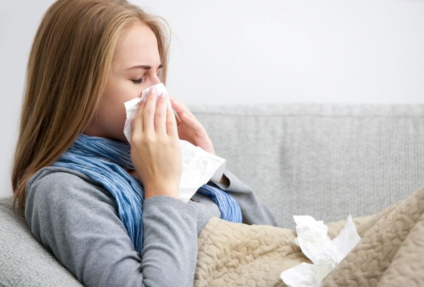Tra le cause che determinano il naso chiuso c'è il raffreddore e le influenze