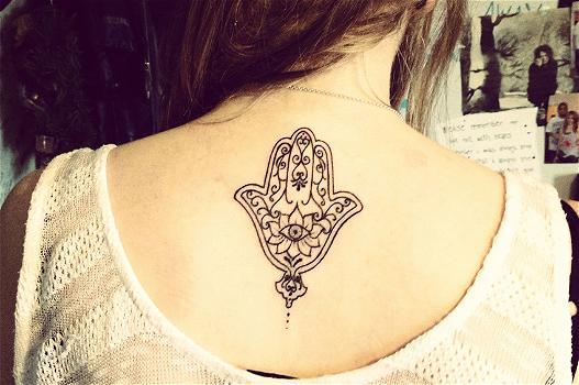 Tatuaggio Mano di Fatima: significato e dove farlo