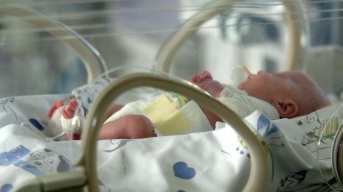 Con le Durante il parto si possono utilizzare le manovre di Kristeller si facilita l'espulsione del feto