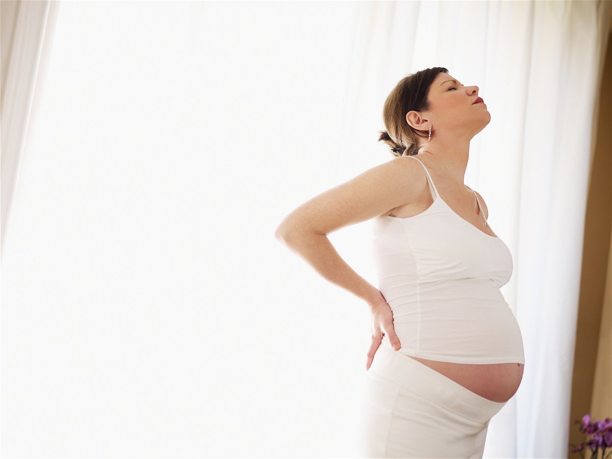 Il dolore dovuto alla pubalgia in gravidanza può essere avvertito anche alla zona lombare