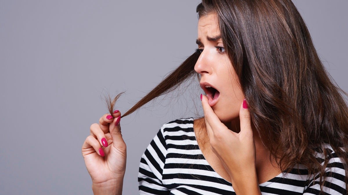 Stirare spesso i capelli può rovinare i capelli