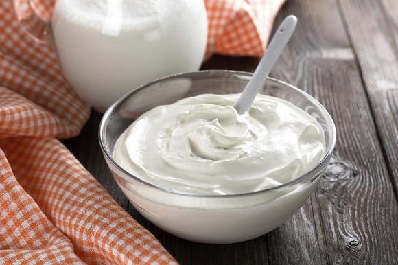 Yogurt fatto in casa: consigli per prepararlo e conservarlo