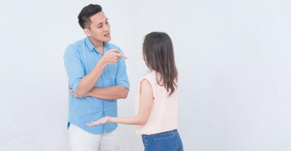 10 segni del fatto che non ti ama, ma ti sta solo usando