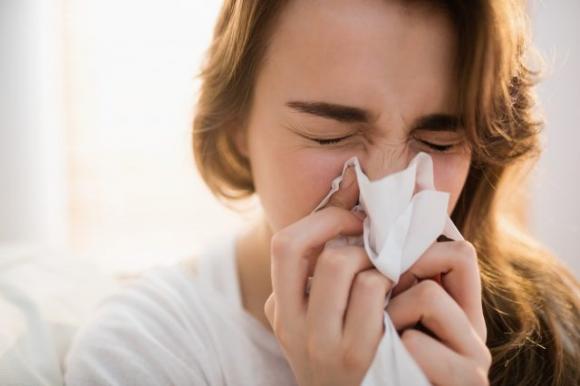 Il succo di questa radice è eccezionale contro tosse, mal di gola, influenza e raffreddore