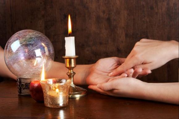Scopri cosa il palmo della tua mano può dirti sulla tua vita amorosa