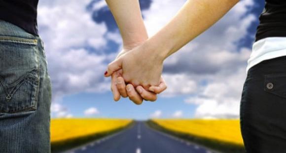 6 abitudini che rendono davvero forte una relazione
