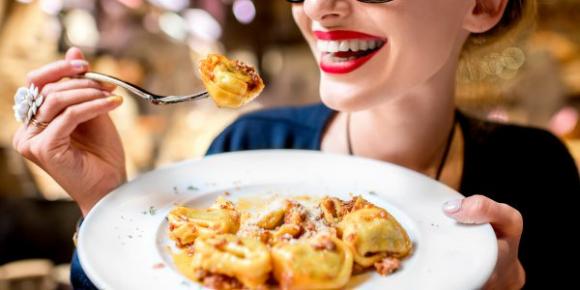 Queste 6 combinazioni di cibo rovinano la tua salute