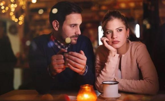 Questi segnali dimostrano che non sei pronta a trasferirti altrove per amore
