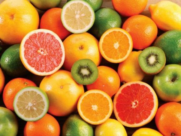 Come eliminare l’acido urico dal corpo e ridurre gotta e dolori articolari in modo naturale