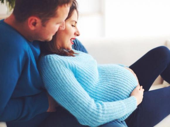 Credevano che il neonato fosse sano: poi guardano il cordone e restano senza parole!