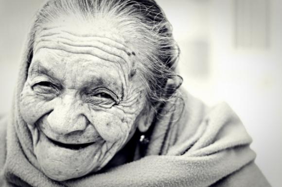La felicità per le donne inizia a 85 anni: ecco il risultato di una ricerca