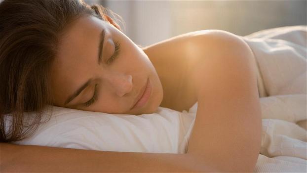 Tocca il palato con la lingua e respira profondamente: il trucco per addormentarti in 60 secondi