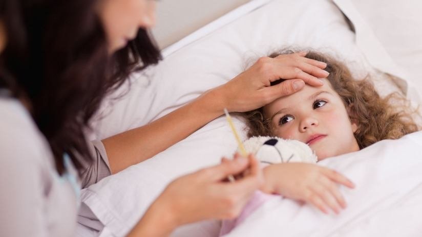 Con la febbre si può manifestare l'acetone nei bambini
