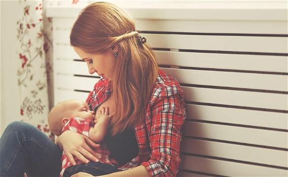 Capoparto: sintomi e cosa fare durante l’allattamento