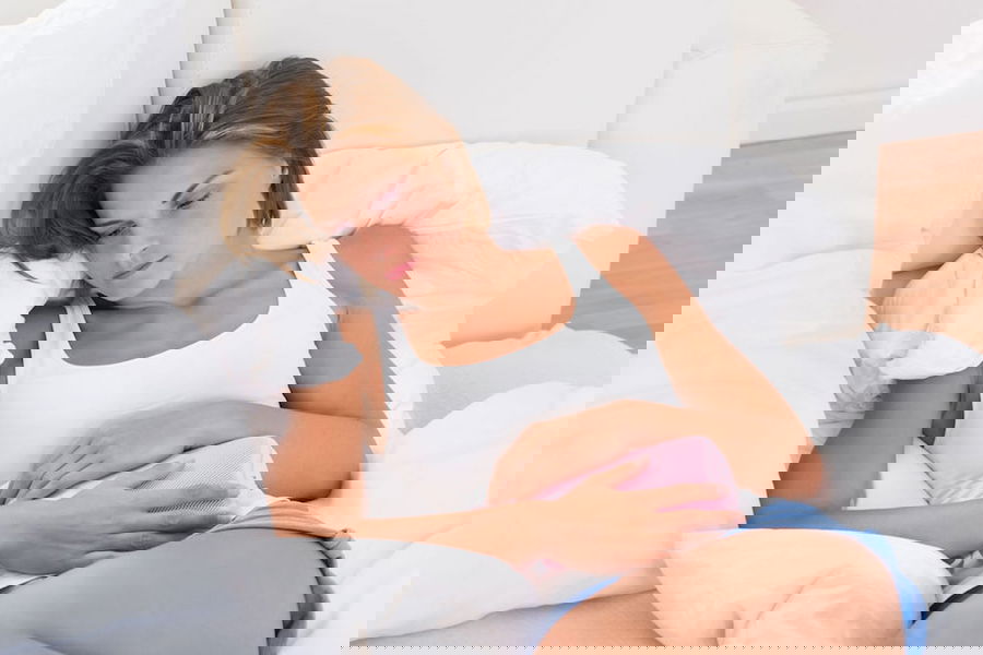 Colica addominale: sintomi, rimedi e cosa mangiare