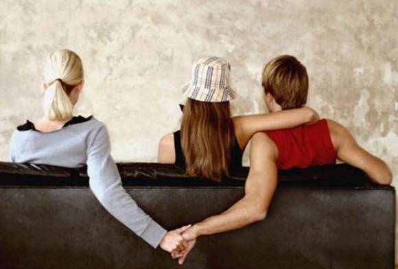 5 cose da fare se pensi che lui ti stia tradendo: non perdere tempo e agisci