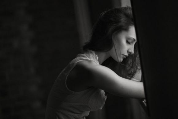 Il suo fidanzato la chiama “disgustosa”, lei lo scarica nel modo più geniale possibile