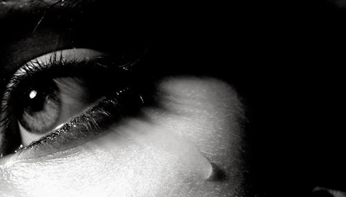 Nessuno ha vissuto la tua vita: non lasciare che gli altri giudichino ciò che non capiscono
