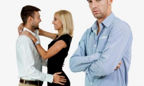 Ecco 6 modi per far morire il tuo ex di gelosia