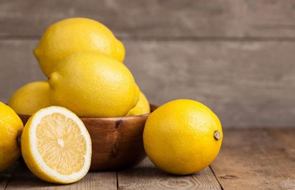 Come usare i limoni contro diabete, obesità, ipertensione e reflusso