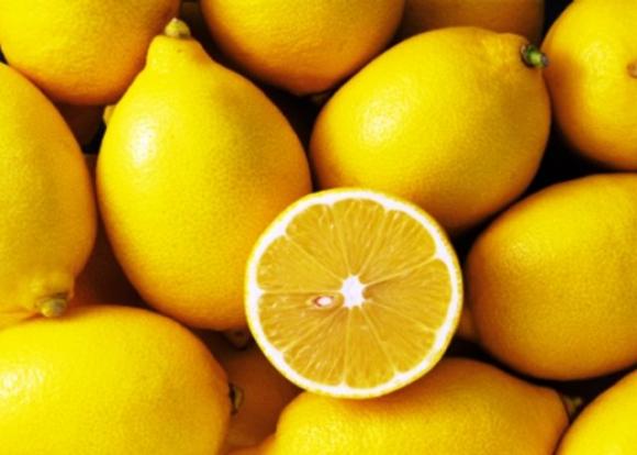 Come usare i limoni contro diabete, obesità, ipertensione e reflusso