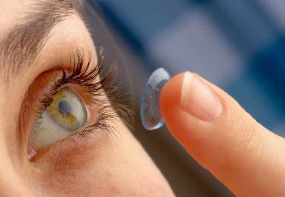 Alcune abitudini errate che fanno male ai tuoi occhi: devi subito smettere di fare queste cose