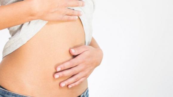 Come eliminare le feci in eccesso nel tuo intestino in modo naturale