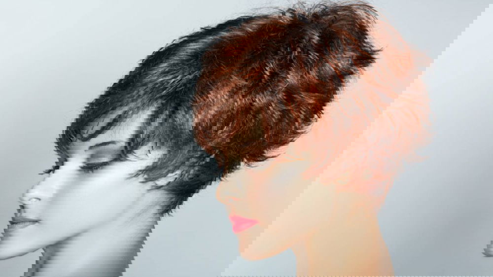Come pettinare i capelli medio corti: alcune idee semplici e veloci