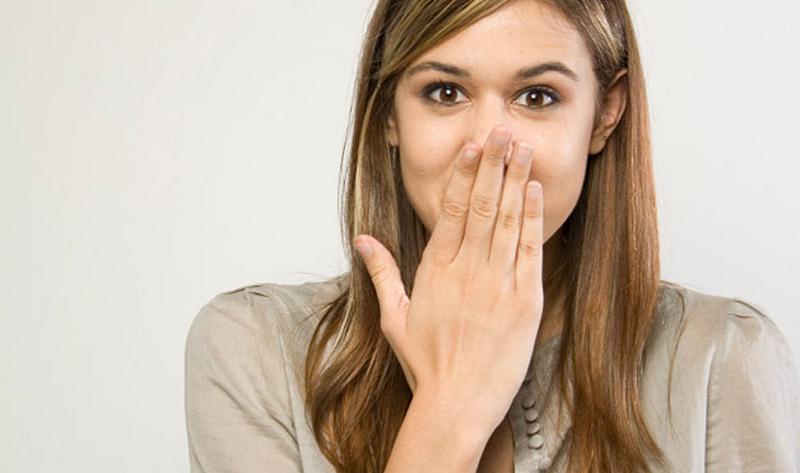 Come far passare il singhiozzo: consigli e rimedi per gli adulti