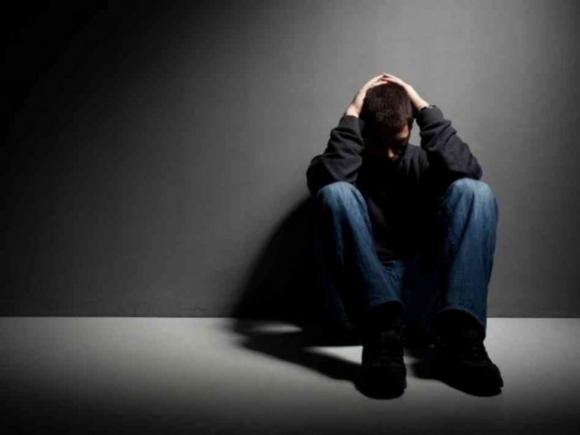 Ecco alcuni segni che indicano la debolezza del tuo uomo!