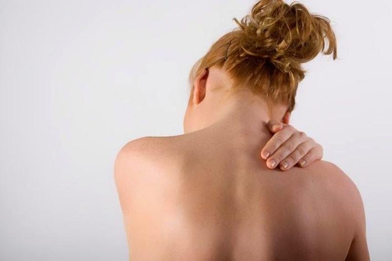 Il dolore al braccio sinistro può essere causato dall'artrosi cervicale