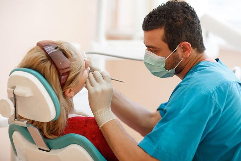 I rimedi contro la gengivite possono essere suggeriti dal dentista 