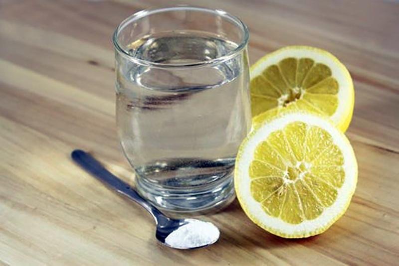 L'infiammazione può essere ridotta con acqua sale e limone