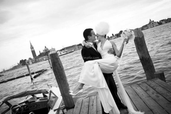 Reggio Emilia, lui non si presenta al matrimonio, lei lo cerca e lo picchia!
