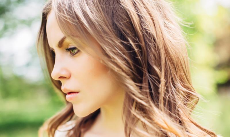 Taglio scalato lungo: idee alla moda e consigli per pettinarli bene