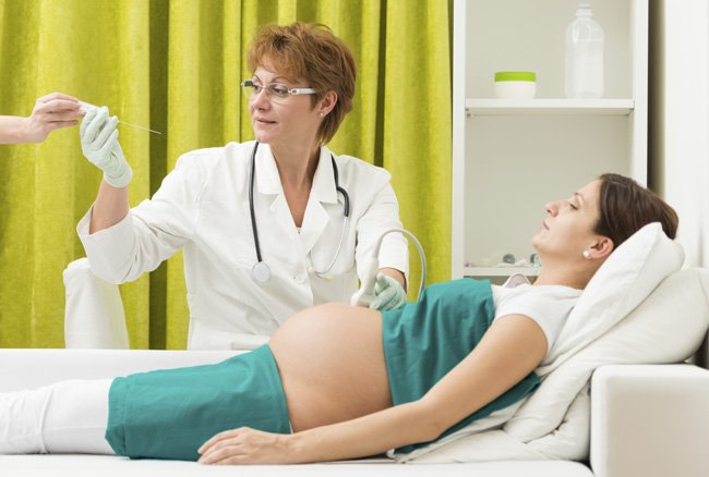 L'amniocentesi è un test che si può effettuare durante la tredicesima settimana di gravidanza per stabilire se il feto è affetto dalla sindrome di Down