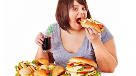 Ecco perché l’obesità può essere contagiosa