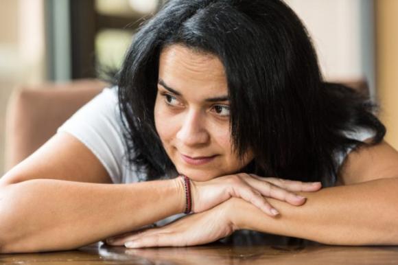 Ecco dei sintomi di uno squilibrio ormonale che ogni donna dovrebbe conoscere