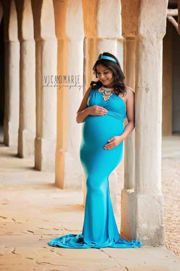 Le mamme incinte posano come principesse Disney per un servizio fotografico ed è davvero magico!