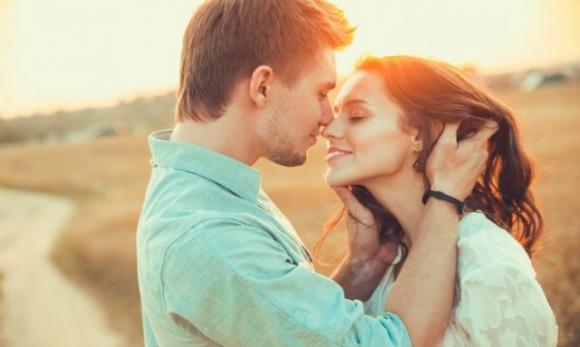Ecco alcune cose che gli uomini adorano delle donne che amano