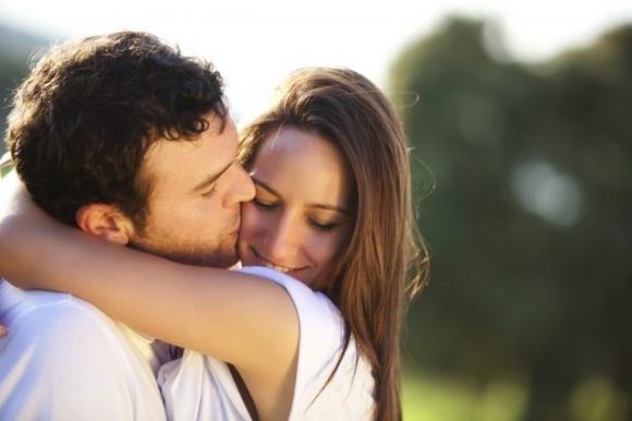 Ecco come capire se il tuo uomo vuole una relazione seria