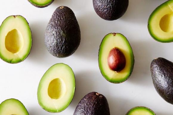 Incredibile: Puoi coltivare un albero di avocado in una piccola pentola a casa!