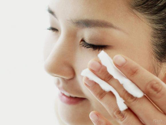 11 stupefacenti usi estetici della Vaselina che ti sorprenderanno