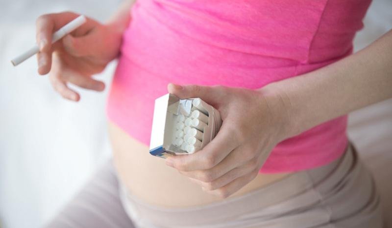 Il fumo mette a rischio la gravidanza