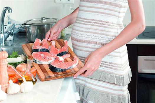 Salmone affumicato in gravidanza: si può mangiare?