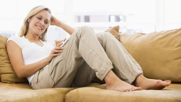 Tenere le scarpe in casa: 5 motivi per cui non dovremmo mai farlo