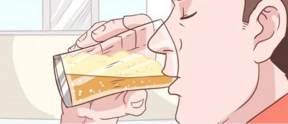 9 cose che accadono al tuo corpo quando bevi acqua e limone ogni giorno