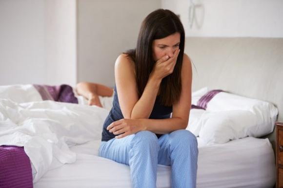 9 cose che accadono al tuo corpo quando bevi acqua e limone ogni giorno