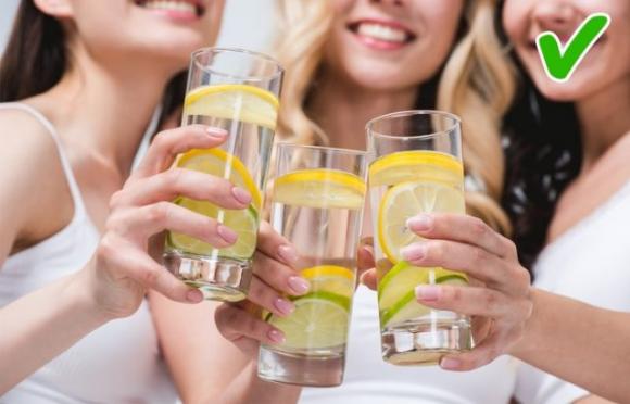 9 sorprendenti usi dei limoni per la tua salute e la tua routine di bellezza