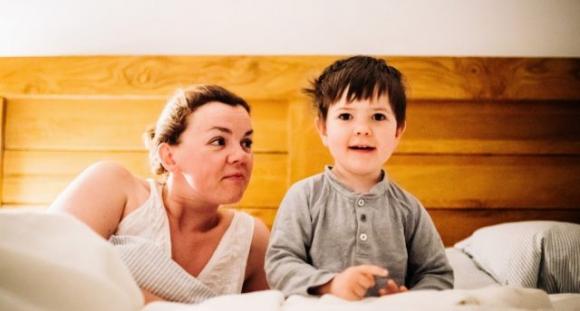 Un bambino di quattro anni con demenza senile ha dimenticato le sue prime parole